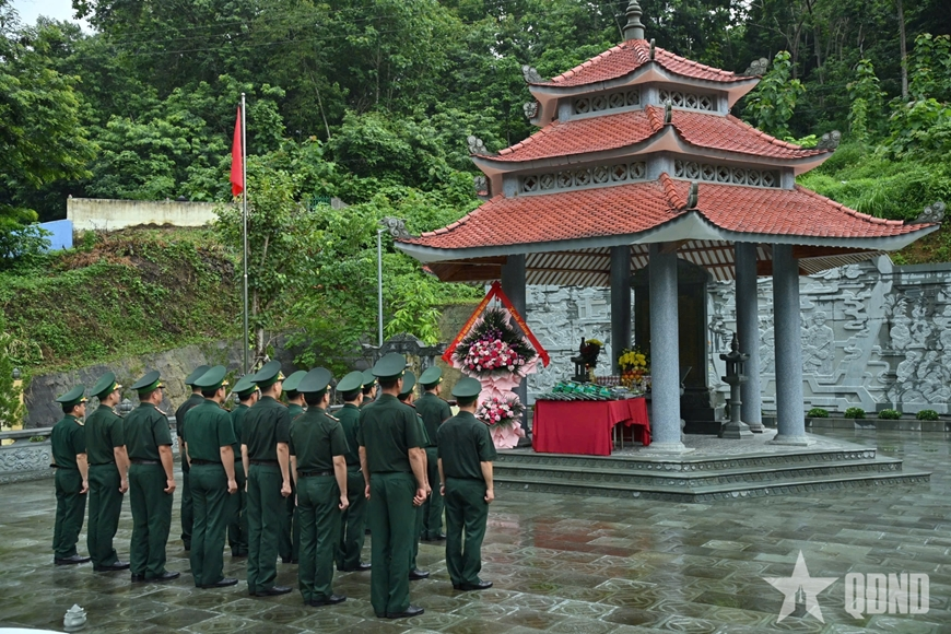 Bộ đội Biên phòng tỉnh Lai Châu tri ân các anh hùng liệt sĩ